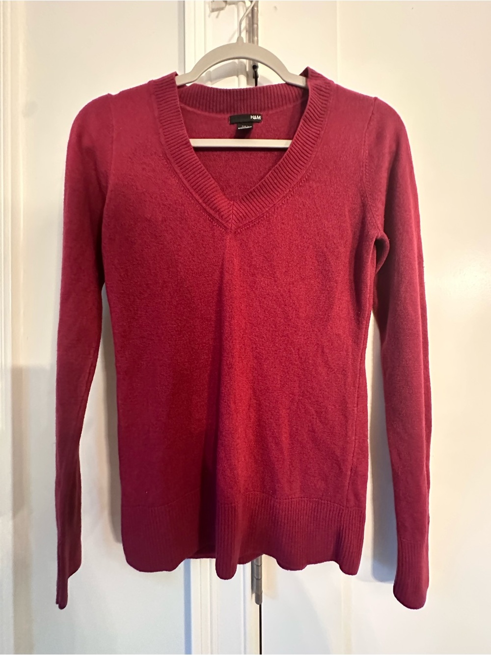 H&M Women's V-Neck Sweater in Berry Red